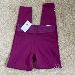 🌺BRAND NEW Nike Leggings🌺